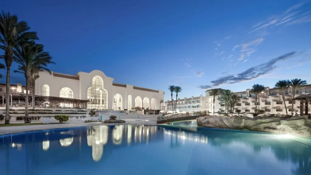 الفندق بيراميزا بيتش ريزورت - سهل حشيش